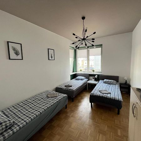 Pokoje Nowoursynowska Hostel Warsaw Ngoại thất bức ảnh