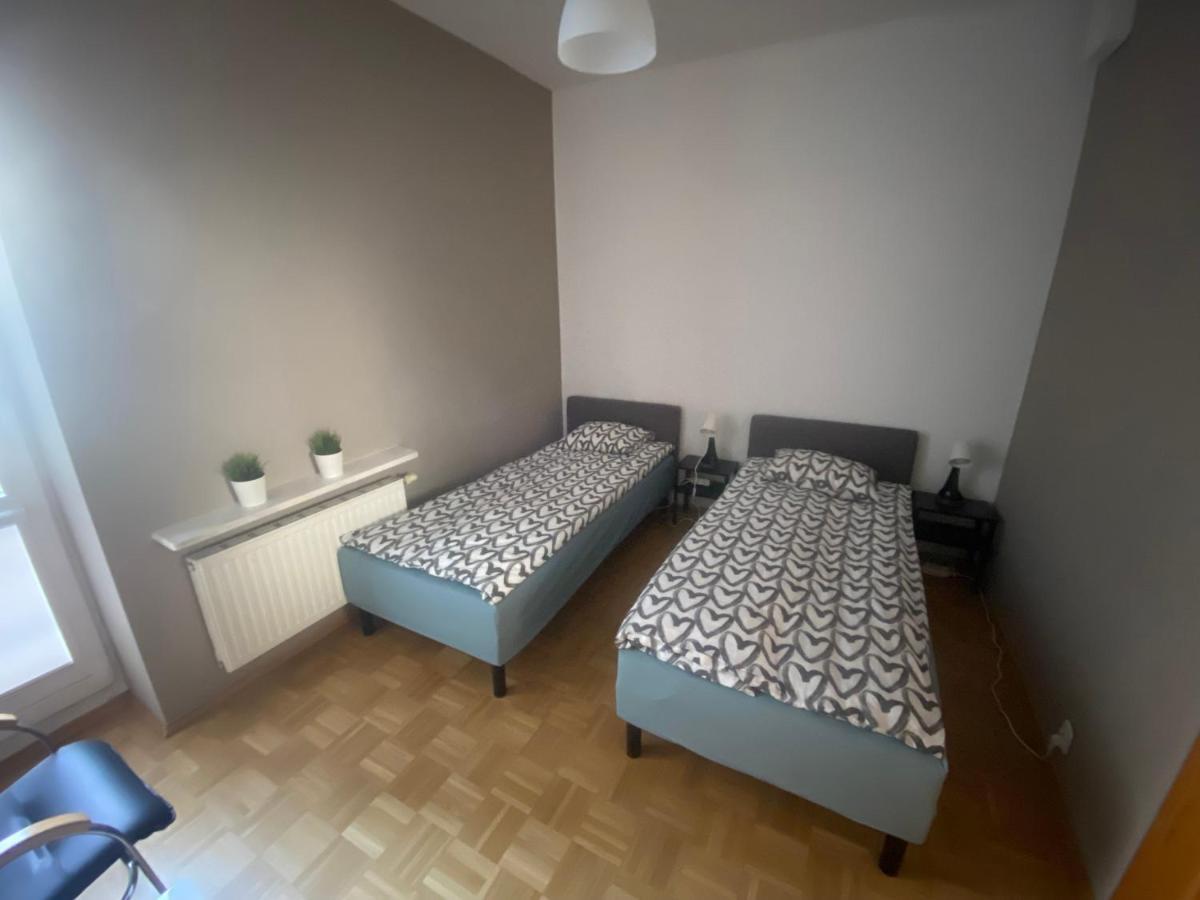 Pokoje Nowoursynowska Hostel Warsaw Ngoại thất bức ảnh